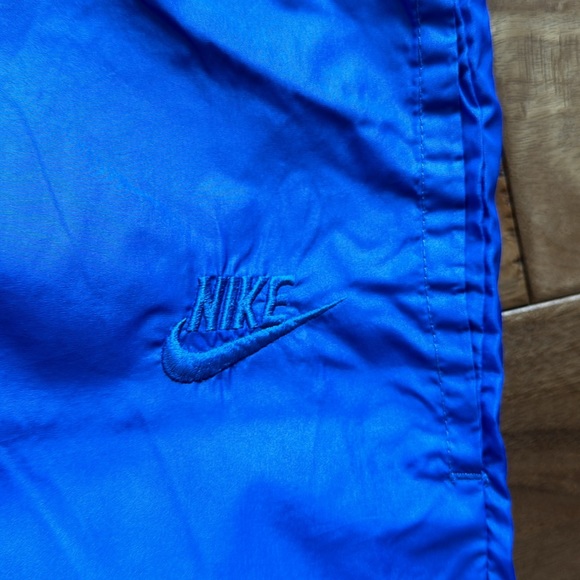 Vintage 80s NIKE nylon track pants. - Picture 2 of 5